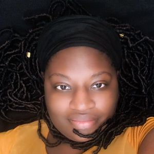 Meet your Posher, Monique